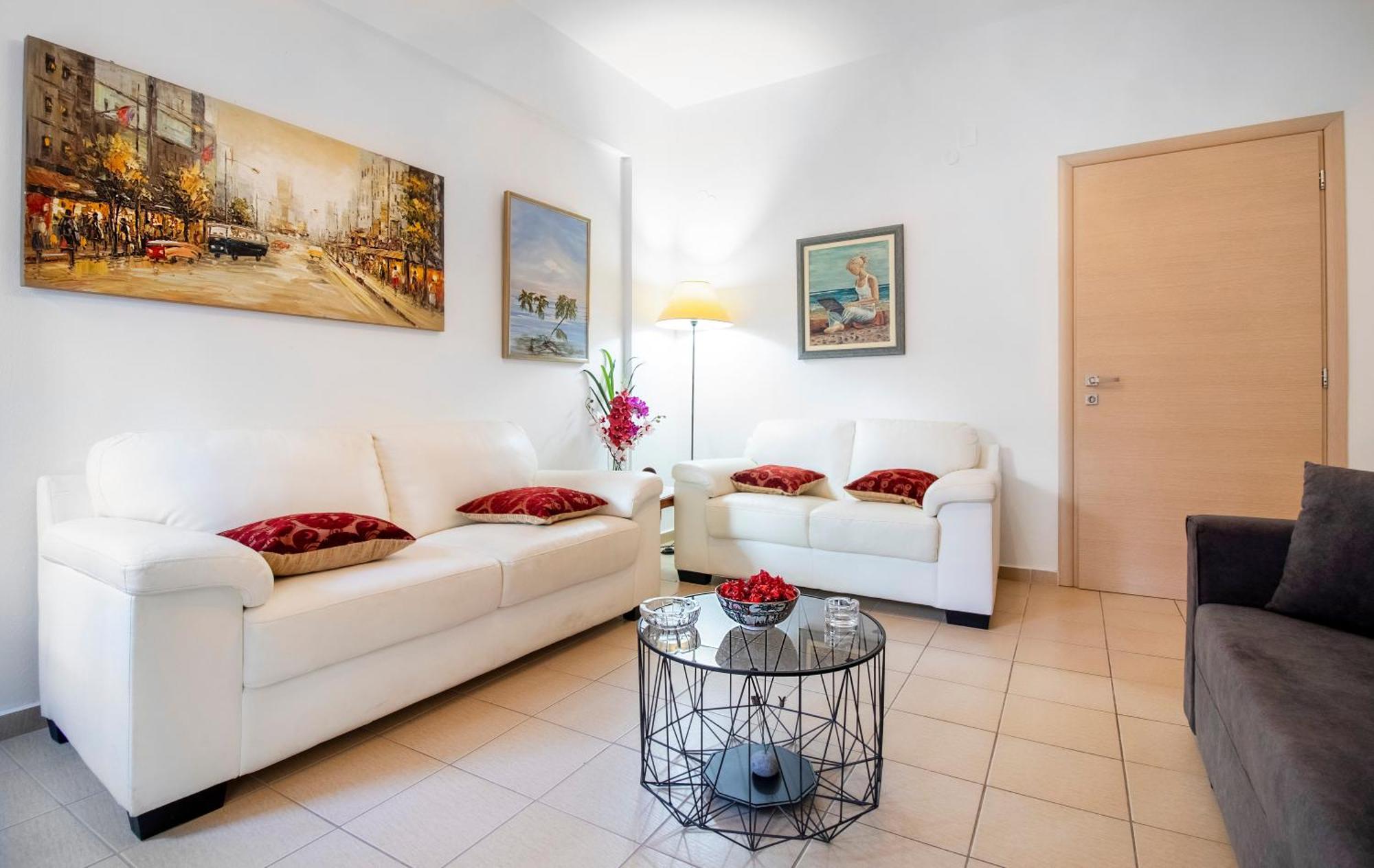 Local Apt Near City Lights 1 Apartment Heraklion  ภายนอก รูปภาพ