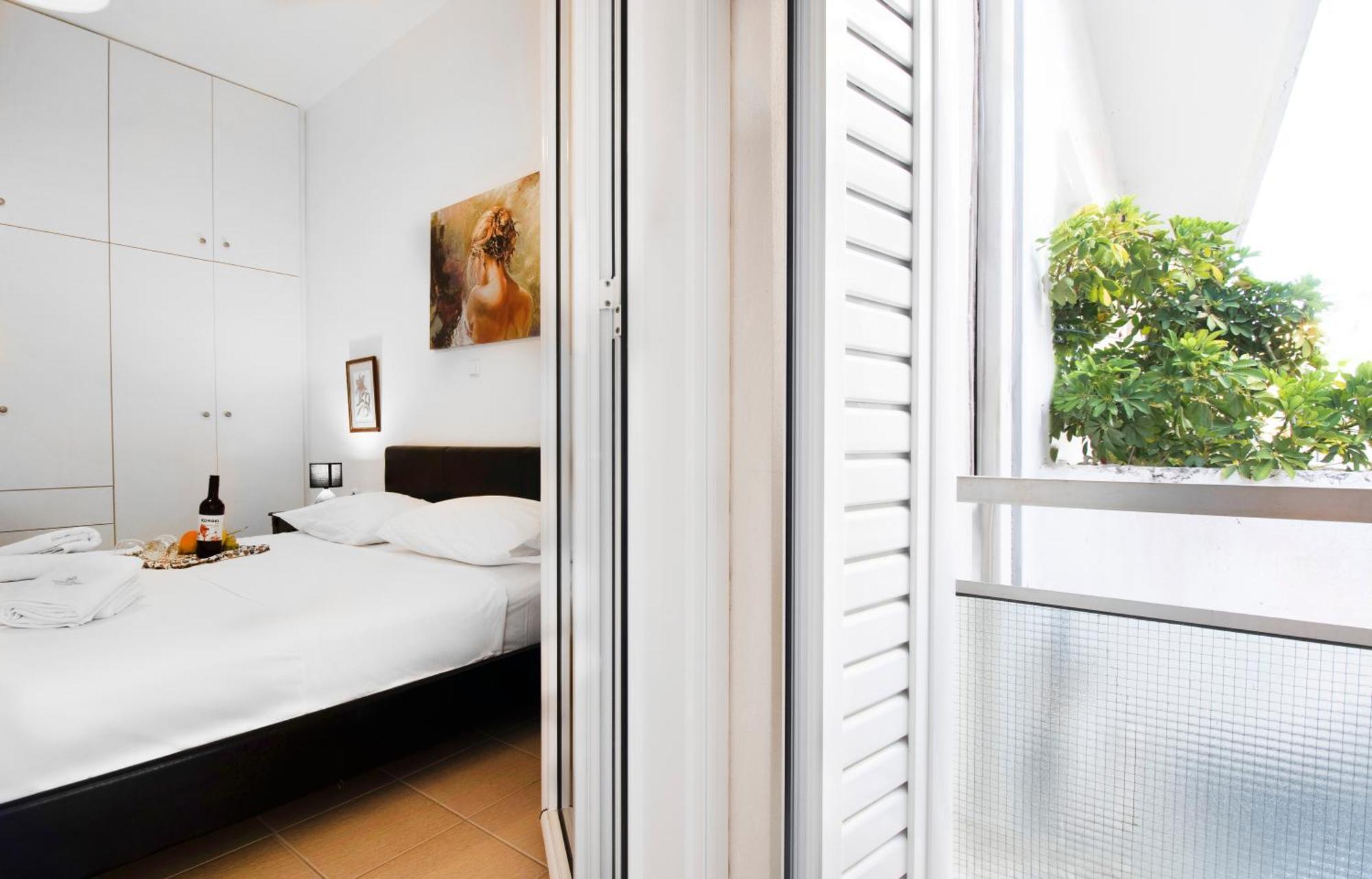 Local Apt Near City Lights 1 Apartment Heraklion  ภายนอก รูปภาพ