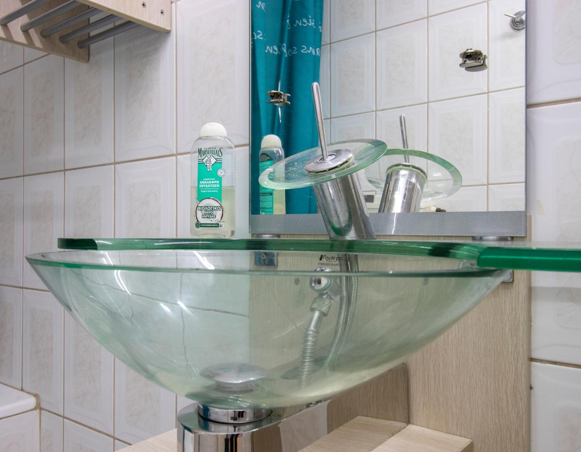 Local Apt Near City Lights 1 Apartment Heraklion  ภายนอก รูปภาพ